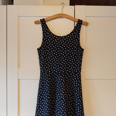 gepunktetes kleid