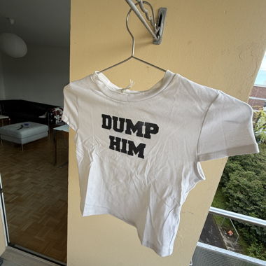 White Cropped Top with Print «Dump Him»