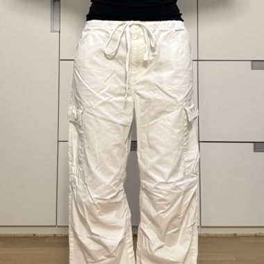 Weisse Cargo Stoffhose 