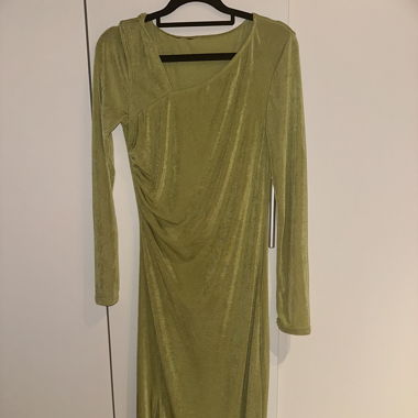 Grünes Wunderschönes Sommer Kleid mit schlitz 