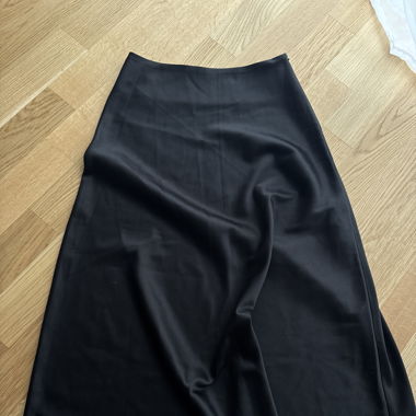 Atlas skirt
