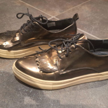 Chaussures vernis couleur bronze, point. 40