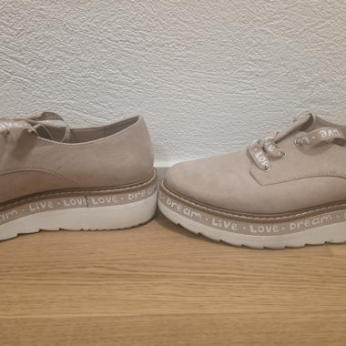 Rosa/Beige Plateau-Schnürschuhe