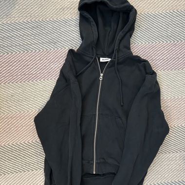 Schwarze Zip-Hoodie