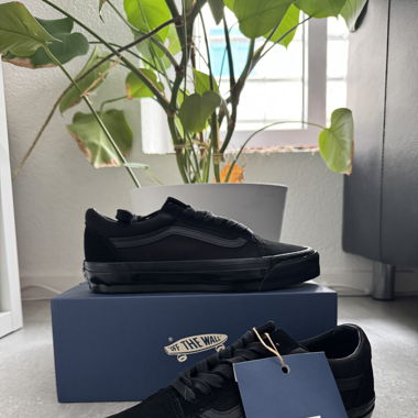 Vans Old Skool Size. 41 *Brand New*
