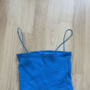 Blaues stretch crop-top 