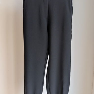 Pantalon fluide resserré aux chevilles 