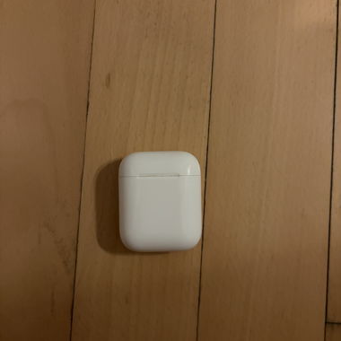Custodia di ricarica bianca per Apple AirPods