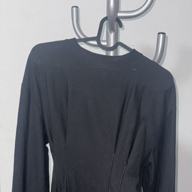 Schwarzes Kleid
