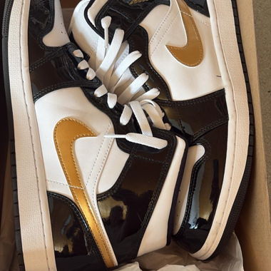 Sneakers Nike Air Jordan nero bianco oro