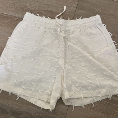 Short blanc texturé
