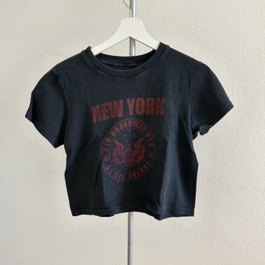 Tshirt mit rotem Aufdruck