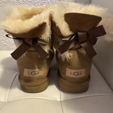 Ugg mini Bailey bow