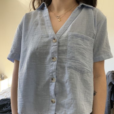 Hellblaues kurzes Hemd Stradivarius Grösse EUR M
