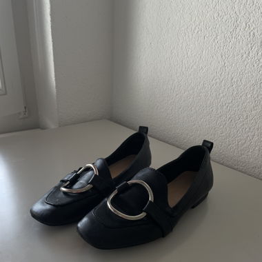 black loafers ring