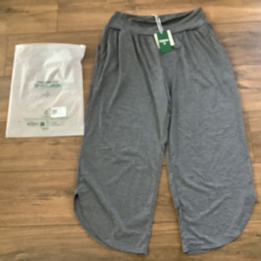 Pantaloni in jersey grigi larghi alla caviglia di Harala