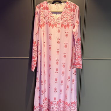 Rosa gemustertes langes Kleid – Grösse M