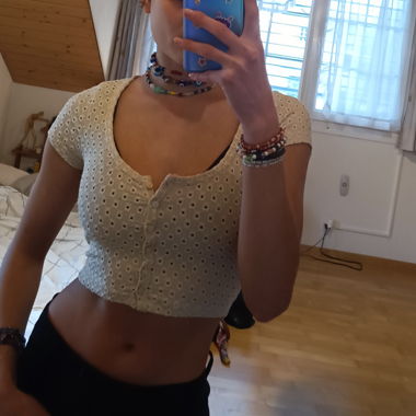 Shirt mit Knöpfli