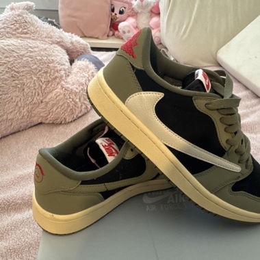 nike air jordans nike travis scott