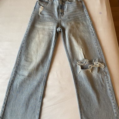 Jeans H&M blu con foro al ginocchio