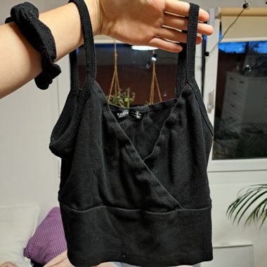 Schwarzes Crop Top