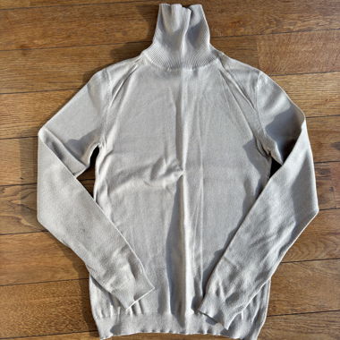 Turtleneck shirt