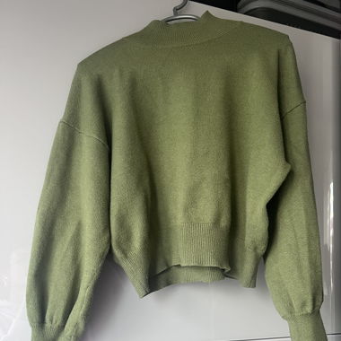 Grüner Pullover