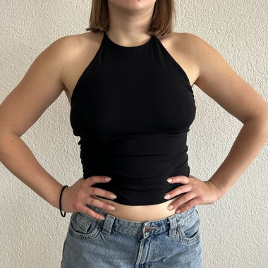 Top noir croisé dans le dos