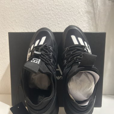 Baskets Armani neuves