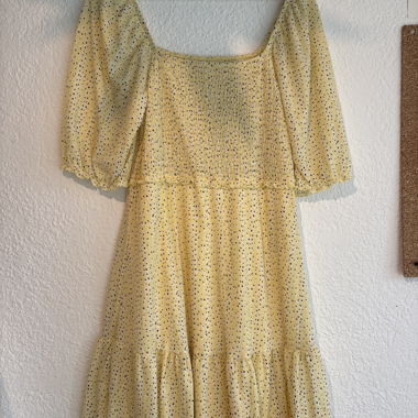 Robe d'été jaune à pois