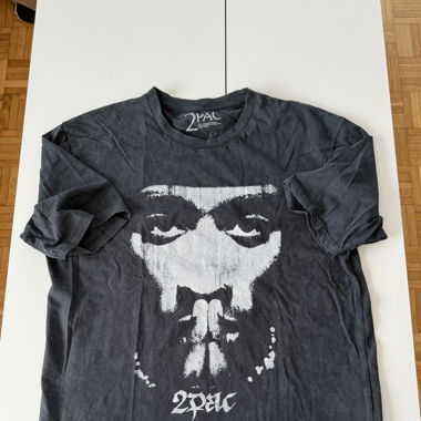 2Pac merch 
