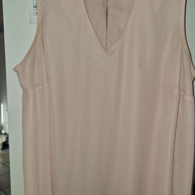 Top senza maniche rosa TORRID taglia 00