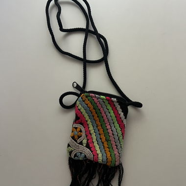 Borsa a tracolla ricamata