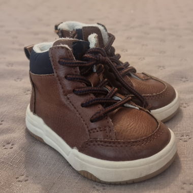 Kinder Schuhe