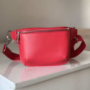 Trendy crossbody/belt bag from Bershka - like new