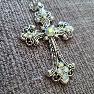 Collana Croce / nuova di fabbrica, confezione originale