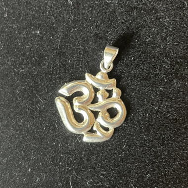 Pendant argent Om