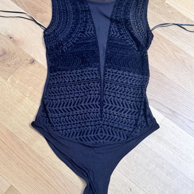 Body nero in pizzo