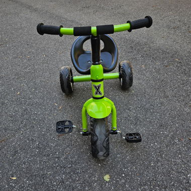 Tricycle vert pour enfant