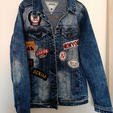 Giacca di jeans con patch, taglia M