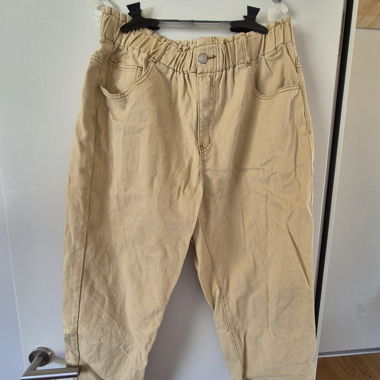 Pantalon beige pour femme avec ceinture élastique