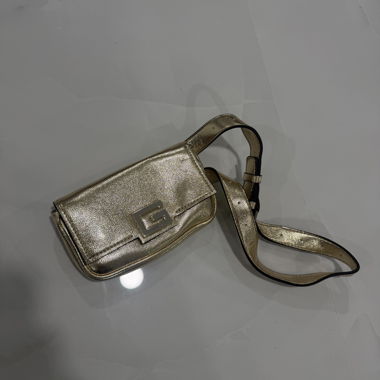 Goldene Guess Taillentasche