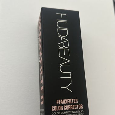 Huda Beauty FauxFilter Concealer