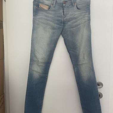 Jeans Diesel con lavaggio chiaro