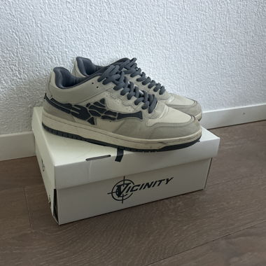 Vicinity Akimbo Lows 