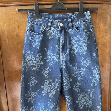 Jeans a fiori mom fit a vita alta-effetto vintage 