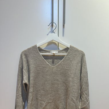 Beiger Pullover