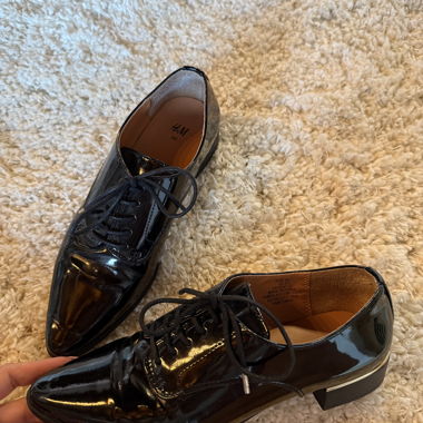 Scarpe allacciate in vernice nere, UE 36