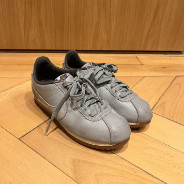 Paio di sneakers Nike Cortez grigie basse