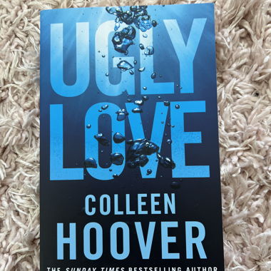 Ugly Love Buch